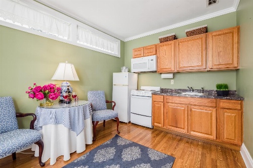 Simsbury 1820 House image 1