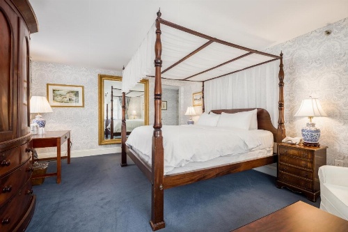 Simsbury 1820 House image 13