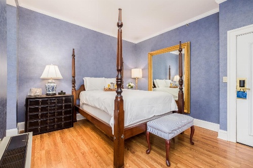 Simsbury 1820 House image 3