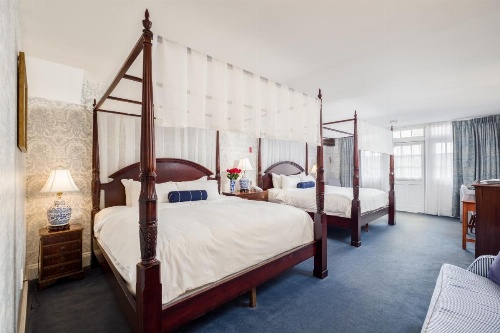 Simsbury 1820 House image 39