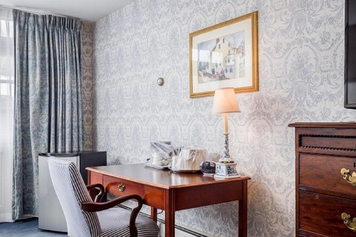 Simsbury 1820 House image 41