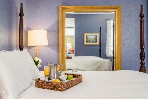 Simsbury 1820 House image 5