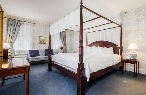 Simsbury 1820 House image 9